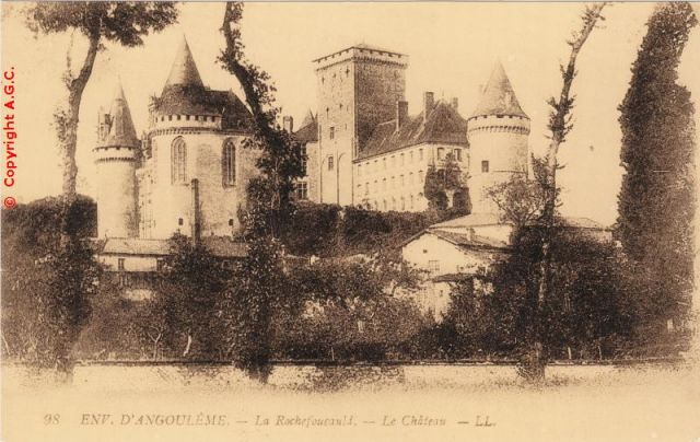 La_Rochefoucauld le chateau.jpg